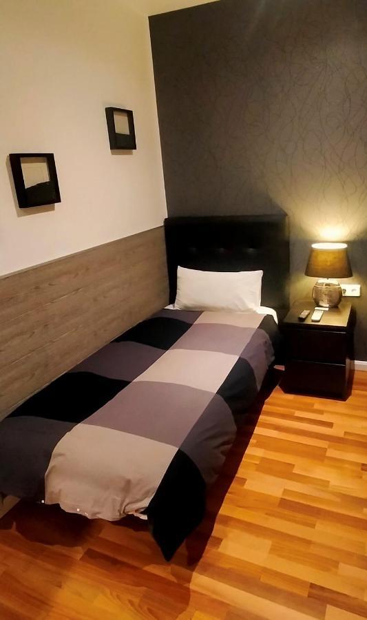 Single Rooms Madrid Exterior photo